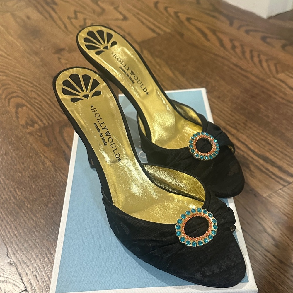 Hollywould Black and Gold Women's Mules